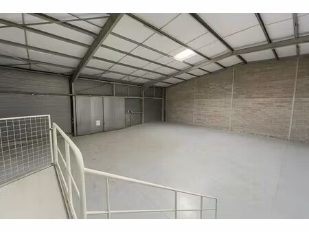 location local d'activités 650 m²