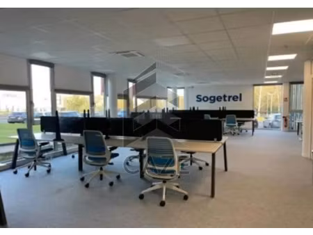 location bureaux 210 m² à 940 m²