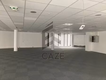 location bureaux 252 m² à 756 m²