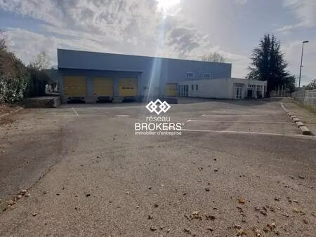 location entrepôt 1 500 m²