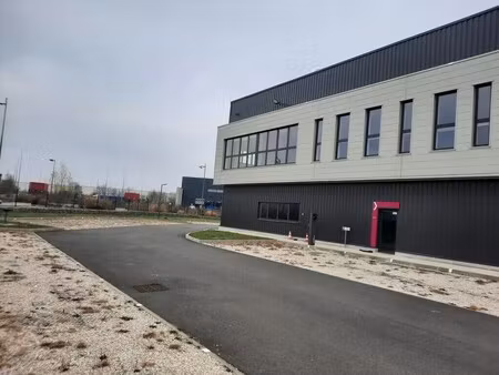 location entrepôt brie-comte-robert 77170 3287m²