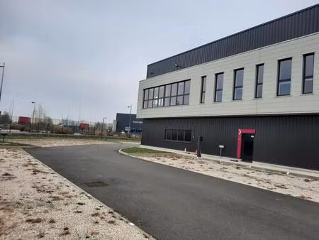 location entrepôt brie-comte-robert 77170 3287m²