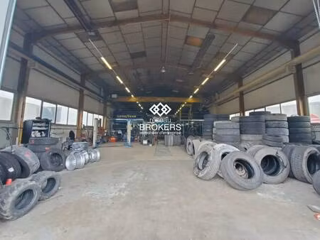 location entrepôt 825 m²