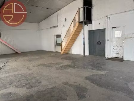 location entrepôt 370 m²