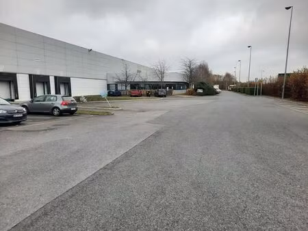 location entrepôt 3 821 m²