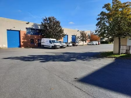 location entrepôt 760 m²