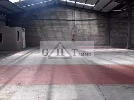 location entrepôt 1 100 m²