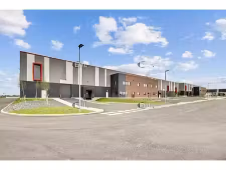 location local d’activités le thillay 95500 1307m² à 3925m²