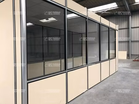 location local d'activités 1 630 m²