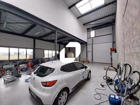 location local d'activités 496 m²