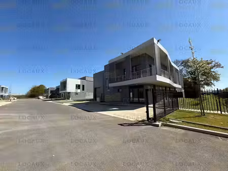 location local d’activités chanteloup-en-brie 77600 710m²