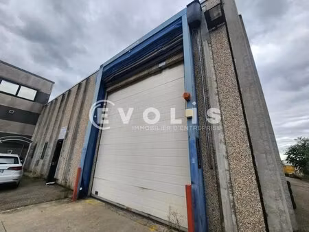 location local d'activités 1 285 m²