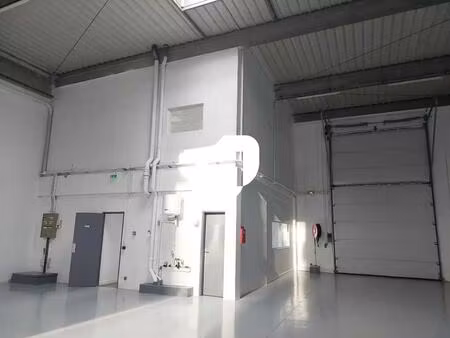 location local d'activités 432 m² à 1 314 m²