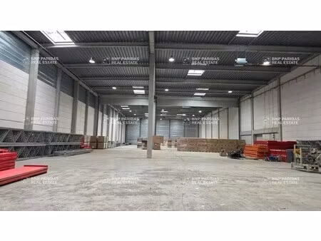 location entrepôt logistique collégien 77090 2925m²