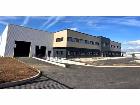 location local d'activités 1 668 m² à 3 336 m²