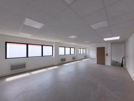 location local d’activités corbeil-essonnes 91100 371m²