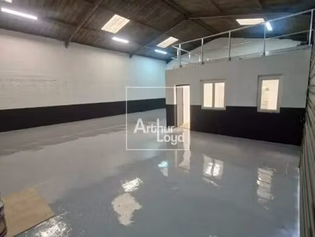 location local d'activités 170 m²