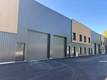 location local d’activités lissieu 69380 199m² à 409m²