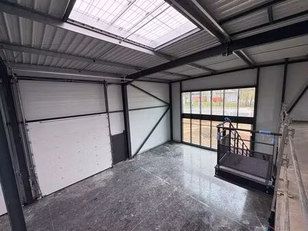 location local d'activités 199 m² à 409 m²