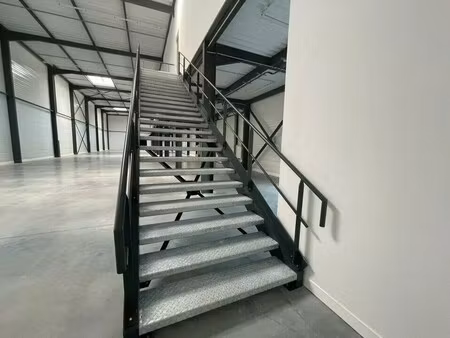 location local d'activités 298 m² à 7 267 m²