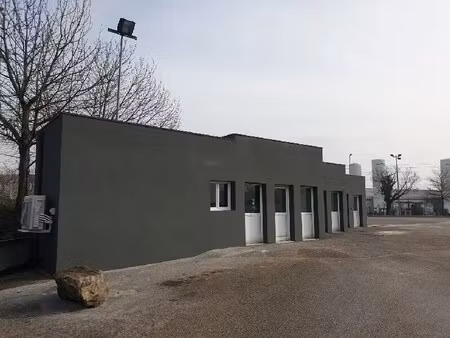 location local d’activités saint quentin fallavier 38070 76m²