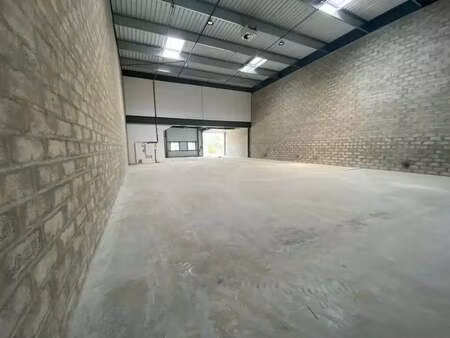location local d’activités savigny-le-temple 77176 218m²