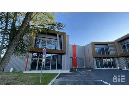 location local d'activités 321 m² à 4 457 m²