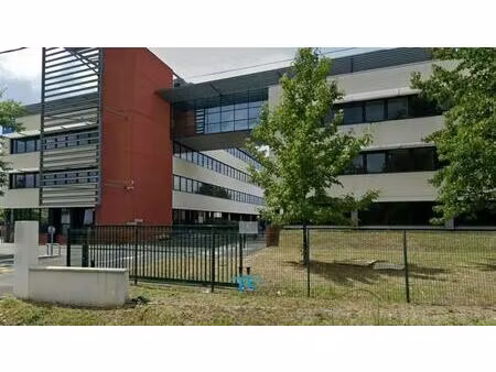 location bureaux 2 500 m²