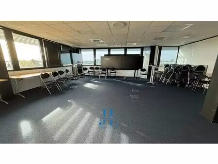 location bureaux 80 m² à 2 500 m²