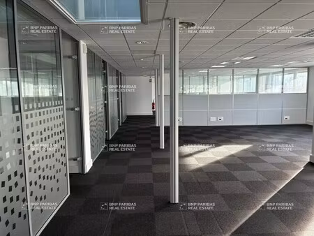location bureaux 725 m²