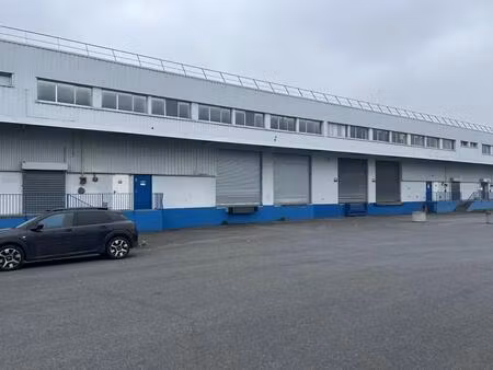 location entrepôt 1 340 m²