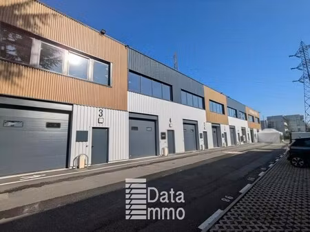 location entrepôt 146 m² à 3 202 m²