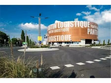 location entrepôt 2 858 m² à 23 705 m²