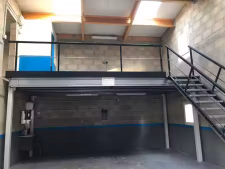 location entrepôt 174m²
