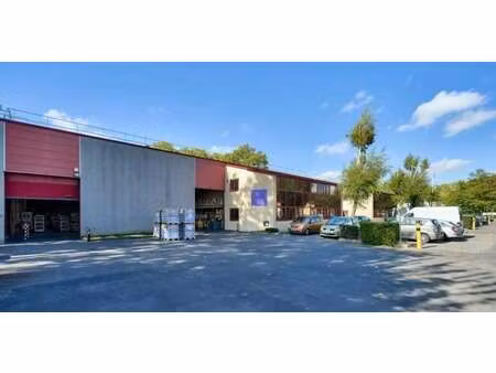 location local d'activités 434 m²