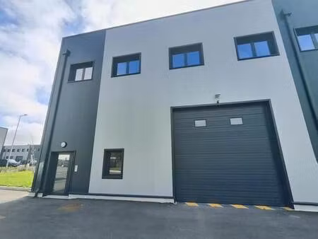 location local d’activités coignieres 78310 363m²