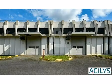 location local d'activités 815 m² à 3 219 m²