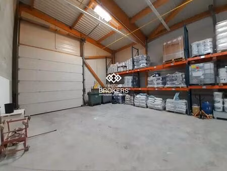 location local d'activités 430 m²