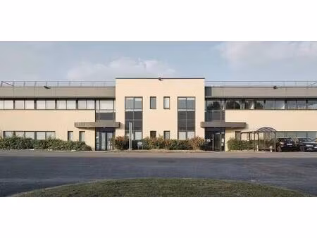 location local d’activités le mesnil amelot 77990 2500m²