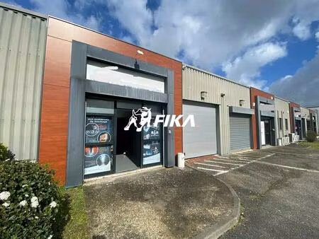 location local d'activités 100 m²