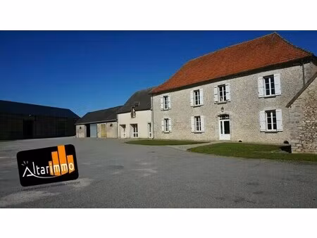 location local d'activités 1 557 m²