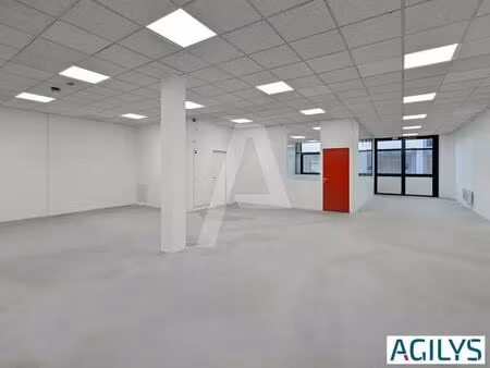 location local d'activités 173 m²