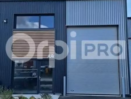 location local d'activités 198 m²