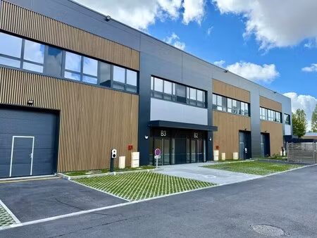 location local d'activités 452 m² à 3 639 m²