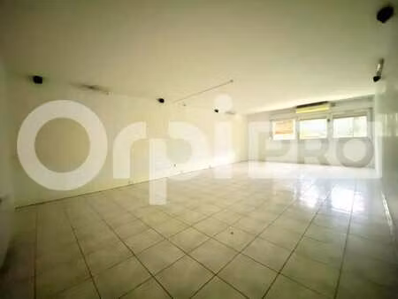 location bureaux 54 m² à 104 m²