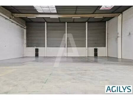 location entrepôt 1 298 m² à 2 596 m²