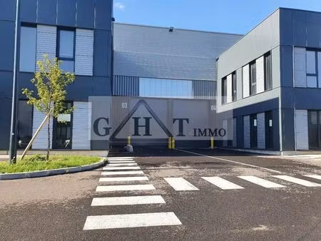 location entrepôt 1 075 m²