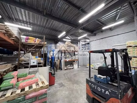 location entrepôt 920 m²