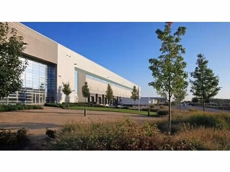 location entrepôt moissy cramayel 77550 13827m²