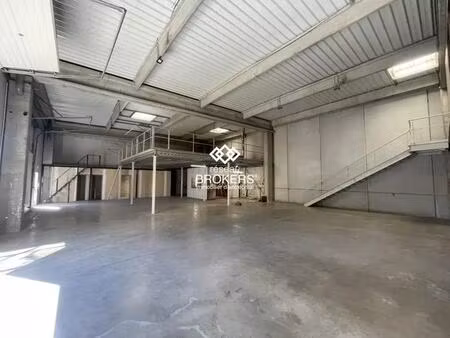 location entrepôt pertuis 84120 714m²